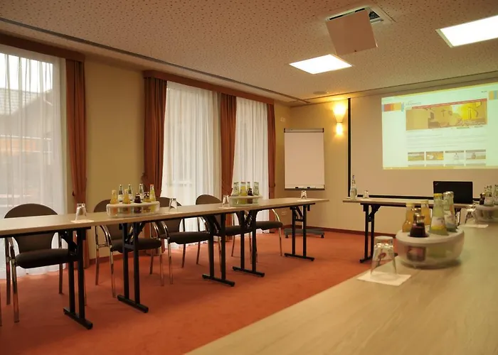 乌坎百伦瑟夫酒店 酒店